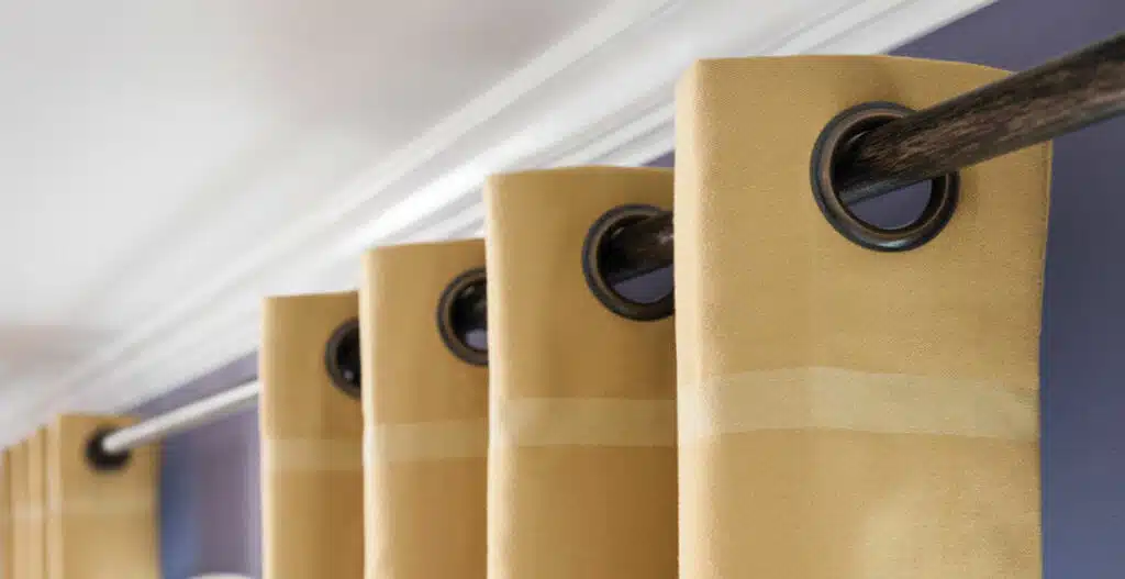 curtain-rod-with-grommets