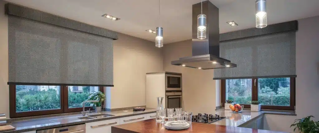 KITCHEN WINDOW TREATMENT