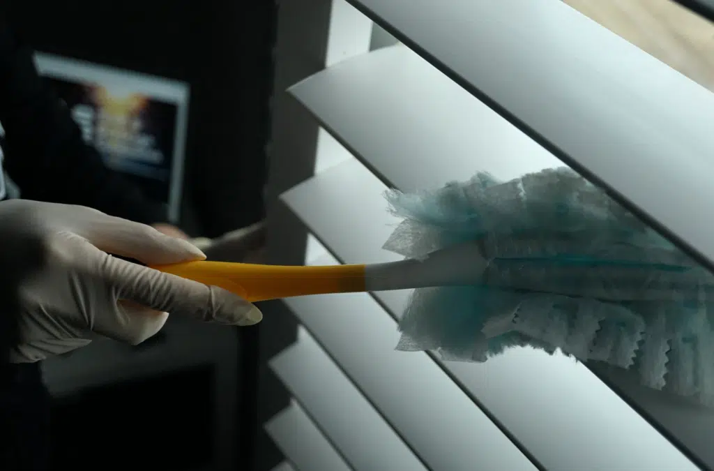 19 cleaning shutters