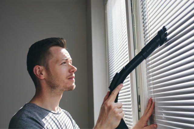 5 Vacuuming blinds