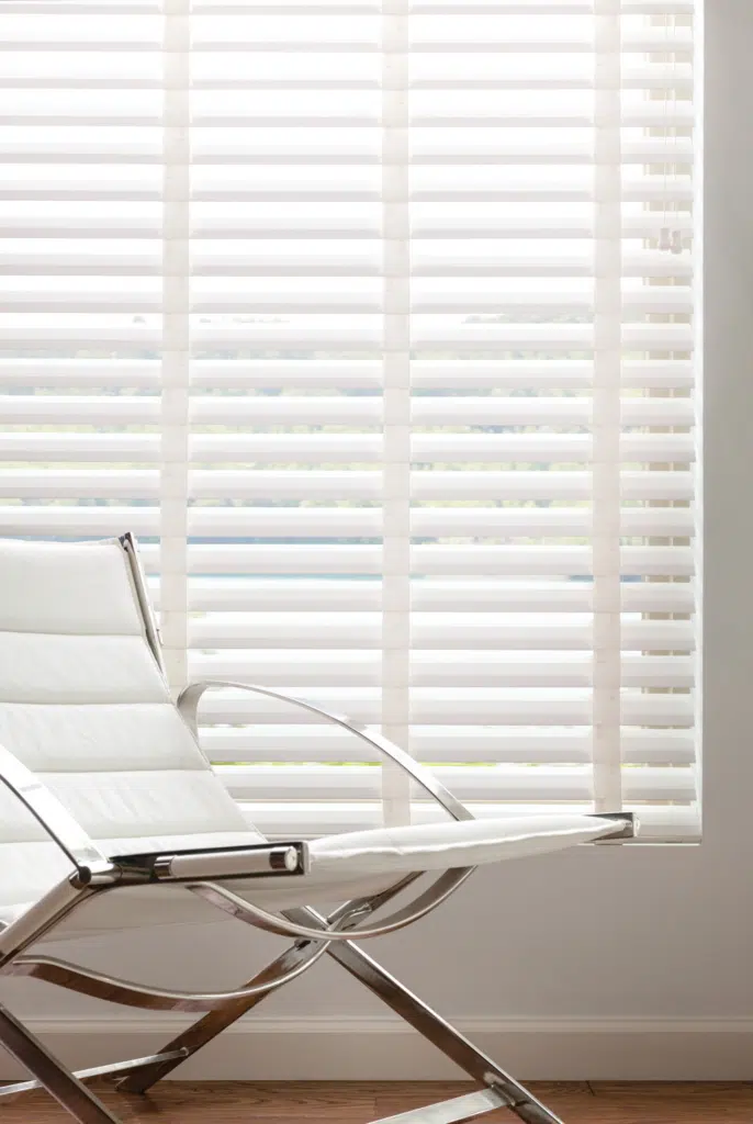 9 horizontal blinds